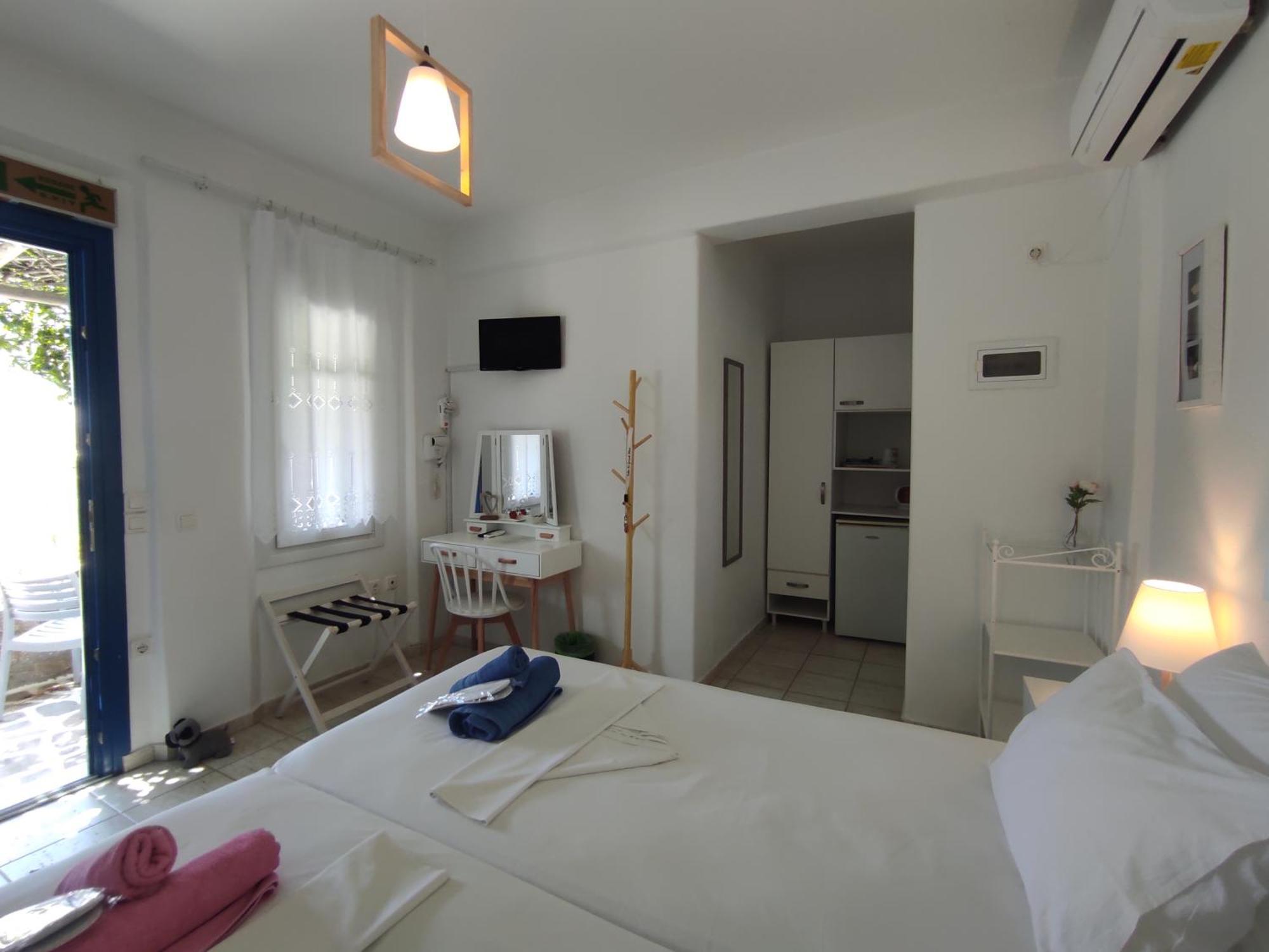 Villa Le Grand Bleu Katapola Exteriör bild